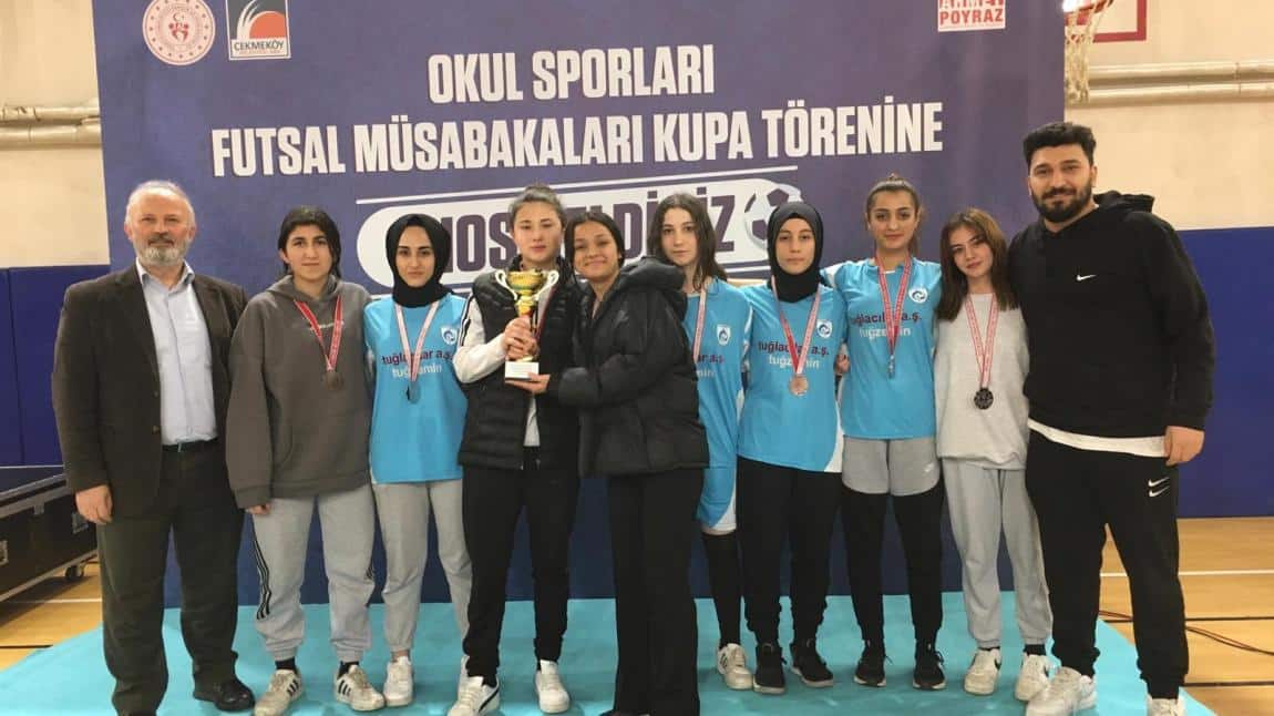 İlçemizde Okullar arası düzenlenen Futsal  Müsabaka Kız Takımımız  2.oldu.